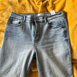 size 12/31 kenzie jeans, cute wash, stretchy and comfy. only used twice